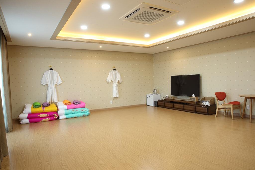Arisu Gyeongju Hotel Exterior foto